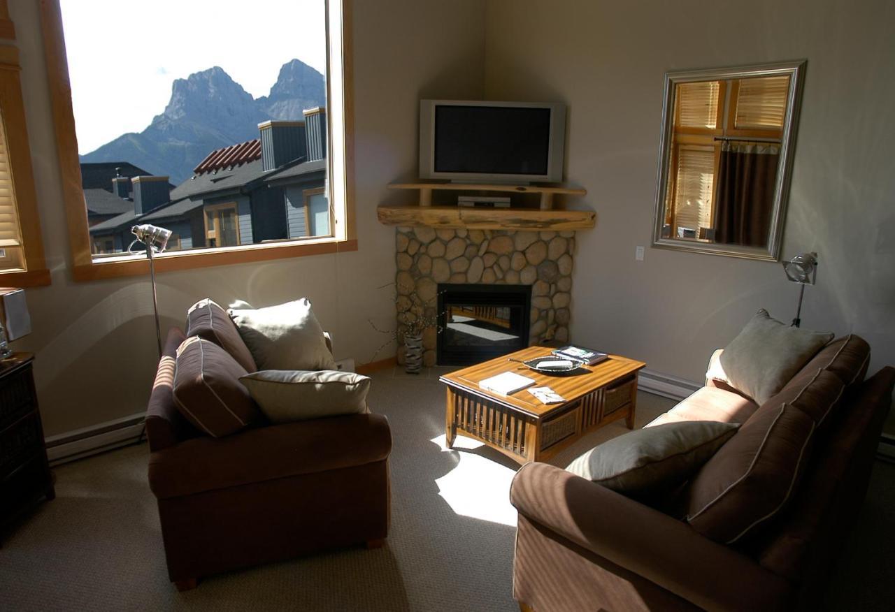 Apartment 407, Contemporary Decor Canmore Buitenkant foto